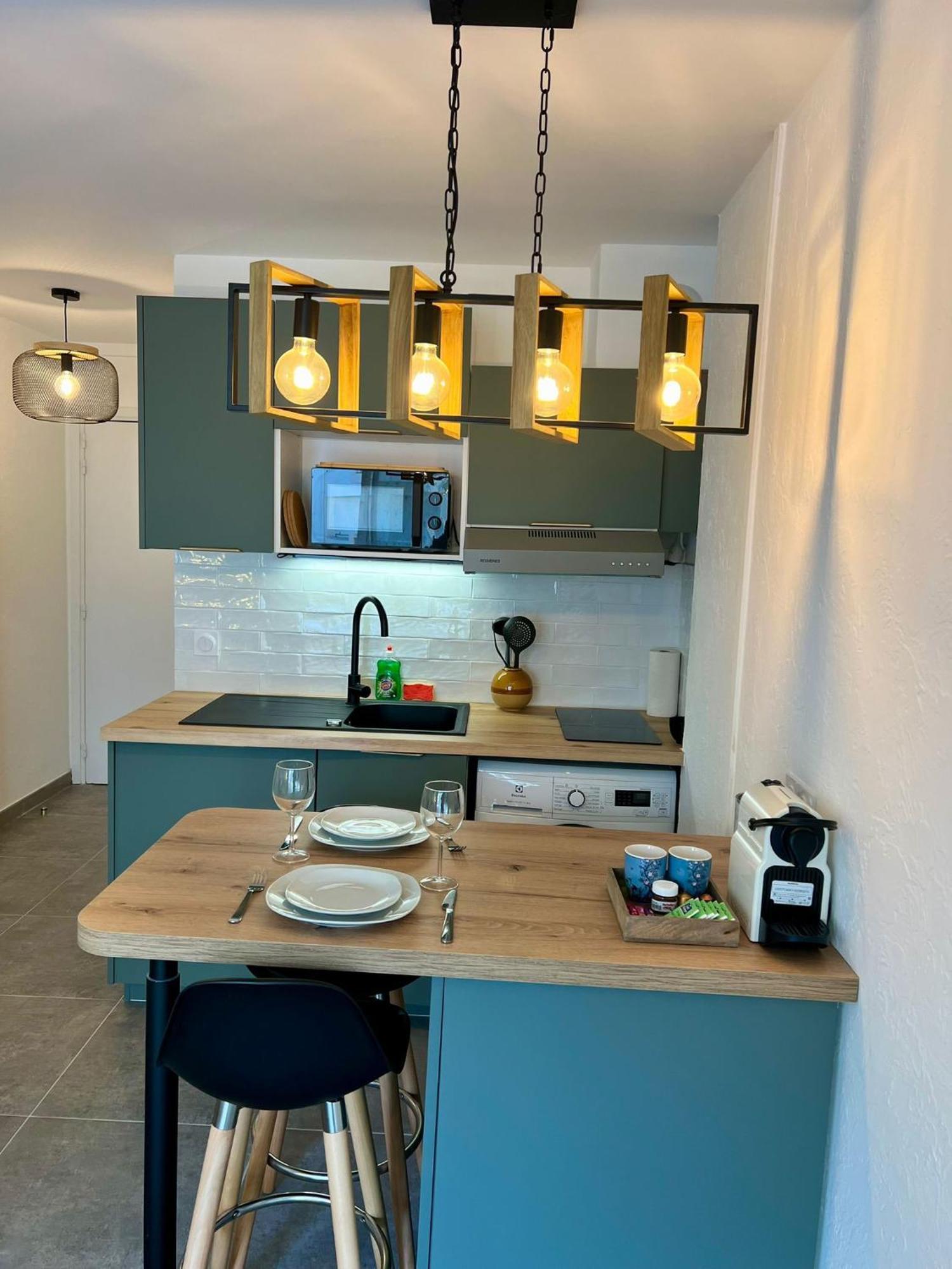 Studio Climatise, Cosy Et Calme Au Centre Ville Antibes Exterior foto